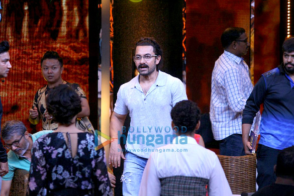 aamir khan and the dangal girls snapped 9