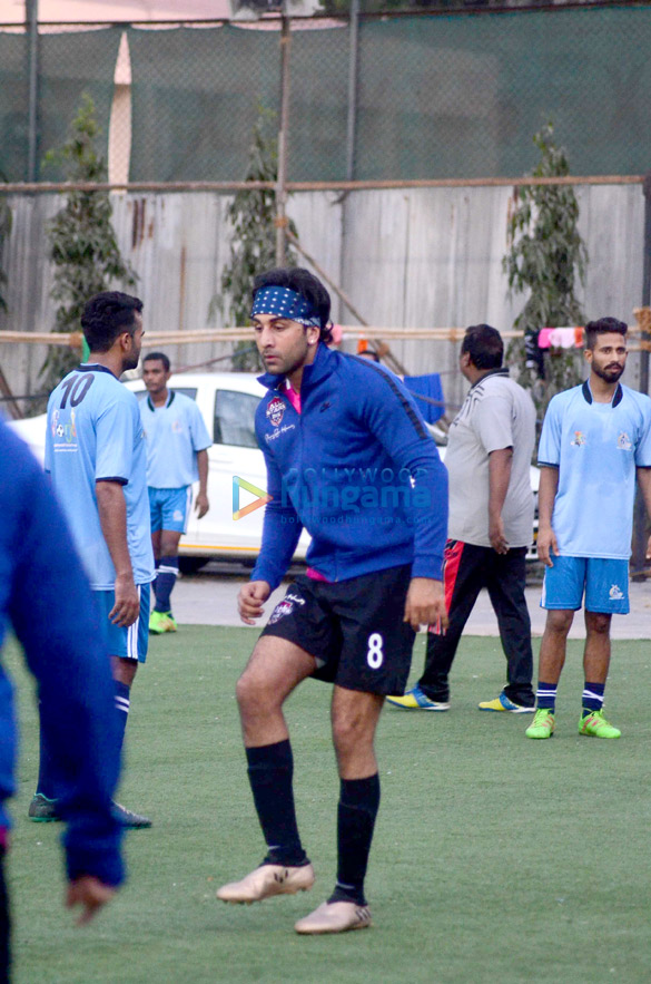 abhishek bachchan and ranbir kapoor play a friendly football match with the cisf personnels 26