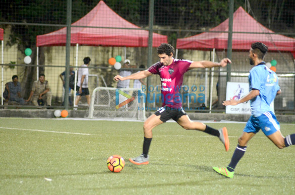 abhishek bachchan and ranbir kapoor play a friendly football match with the cisf personnels 33