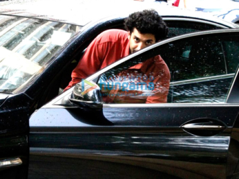 Aditya Roy Kapoor snapped post inspecting work at his new house in Bandra