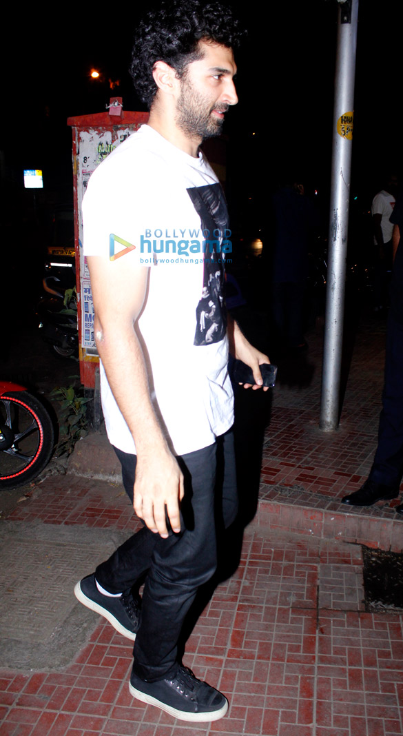 aditya roy kapur and parineeti chopra visits bastian for dinner 3