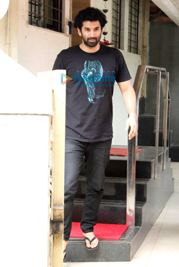 aditya roy kapur snapped post meeting at matrix office 2