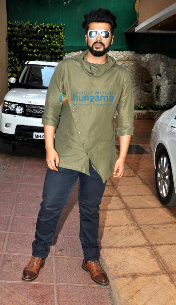 arjun kapoor snapped at half girlfriend promotions 5