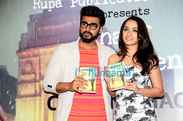 arjun and shraddha unveil half girlfriend book 2