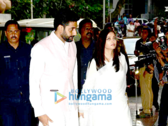 Celebs attend the prayer meet in memory of the late actor Vinod Khanna