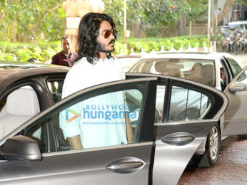 Celebs attend the prayer meet in memory of the late actor Vinod Khanna