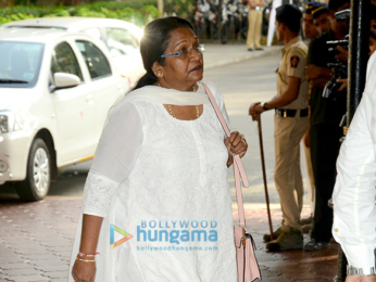 Celebs attend the prayer meet in memory of the late actor Vinod Khanna