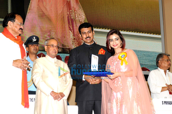celebs grace 64th national awards 5