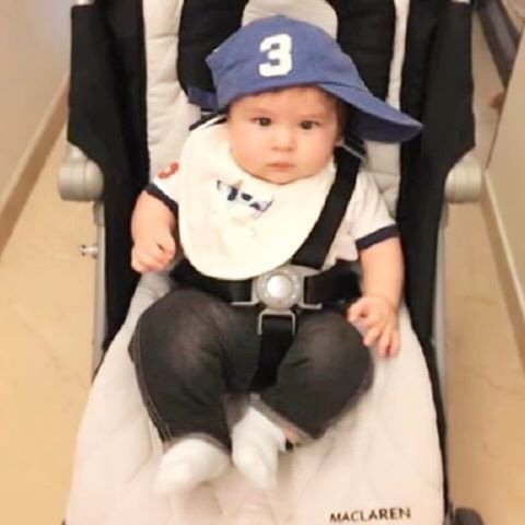 Check out Kareena Kapoor and Saif Ali Khan's son Taimur is once again breaking the internet