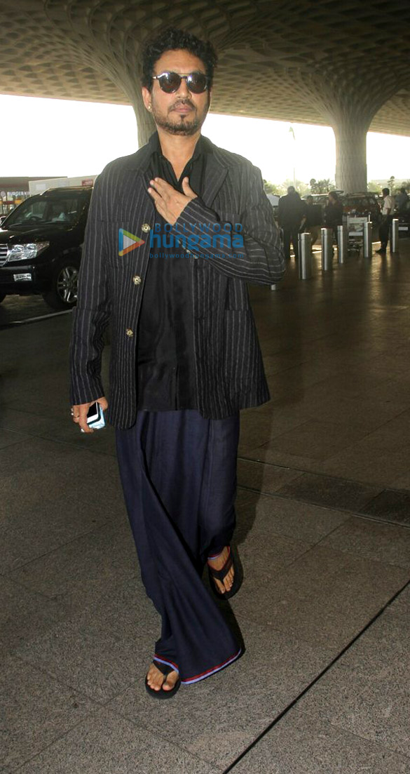 deepika padukone ayushmann khurana parineeti chopra shraddha kapoor and arjun kapoor snapped at the airport 10