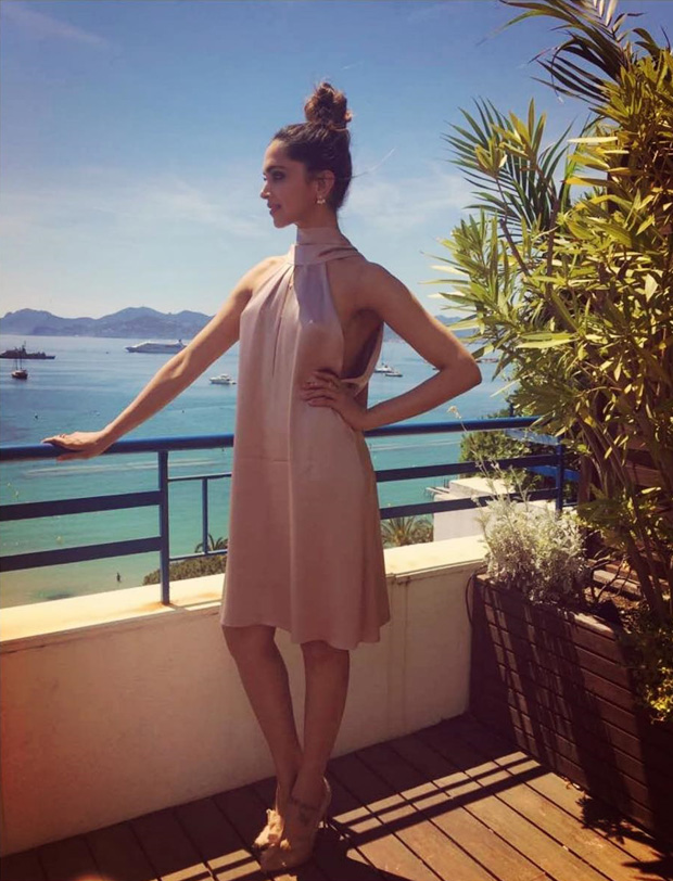 Deepika Padukone sizzles in a satin dress at Cannes 2017-3