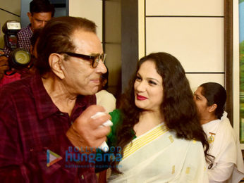 Dharmendra, Gracy Singh, Vivek Oberoi, Poonam Dhillon, Suresh Oberoi & others at Brahma Kumari's sister Shivani's spiritual talk