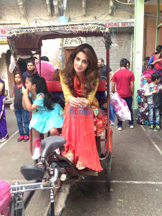 Movie still from the Movie Hindi Medium