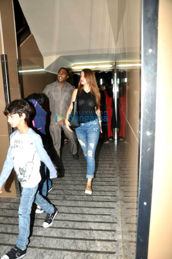 hrithik and sussane snapped at pvr juhu 5