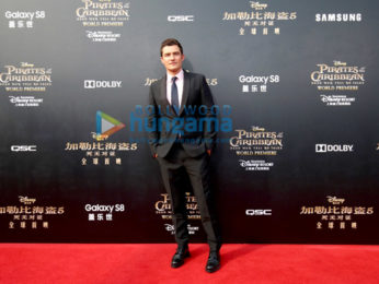 Johnny Depp dazzles fans at 'Pirates of the Caribbean' premiere in Shanghai Disneyland
