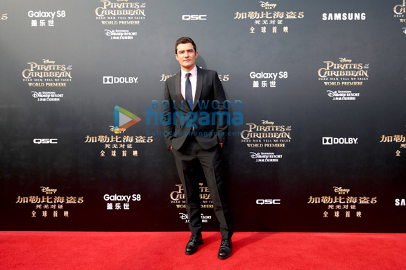johnny depp dazzles fans at pirates of the caribbean premiere in shanghai disneyland 7