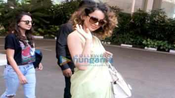 Kangna Ranaut snapped while returning from Banaras