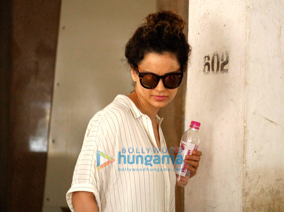 Kangna Ranaut snapped post visit to skin clinic in Bandra Kangna Ranaut snapped post visit to skin clinic in Bandra