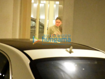 Kareena Kapoor Khan and Karisma Kapoor snapped at Karan Johar's house