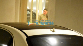 Kareena Kapoor Khan and Karisma Kapoor snapped at Karan Johar’s house