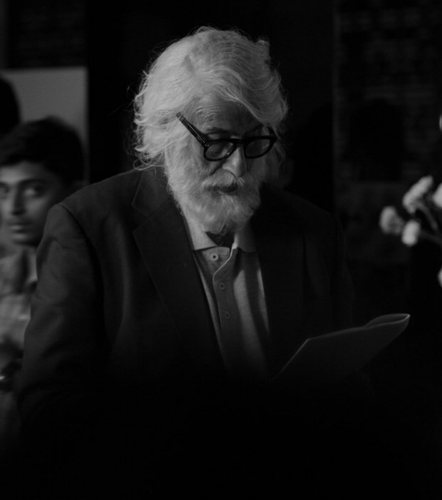 OMG! This is how a 102 year old Amitabh Bachchan looks like!