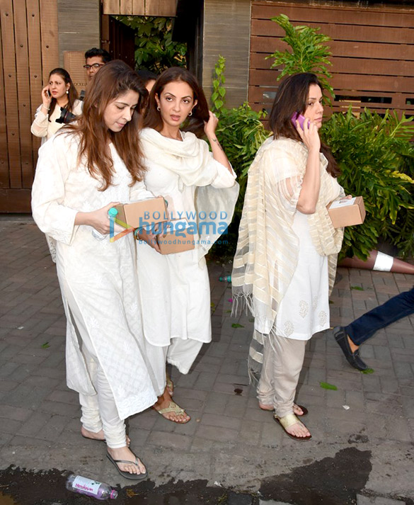 prayer meet of sonam kapoors grand mother 10