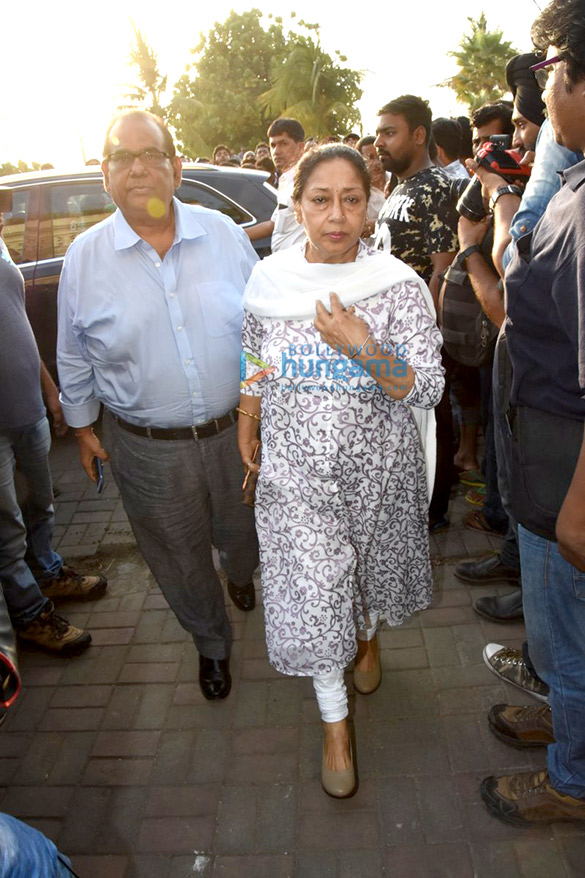 prayer meet of sonam kapoors grand mother 8
