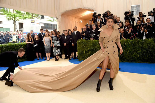 620px x 412px - Priyanka Chopra sets the red carpet at MET Gala on fire with her sexy  detective look! : Bollywood News - Bollywood Hungama