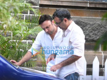 Rajkumar Hirani snapped on the sets of 'Sanjay Dutt’s Biopic' in Mumbai