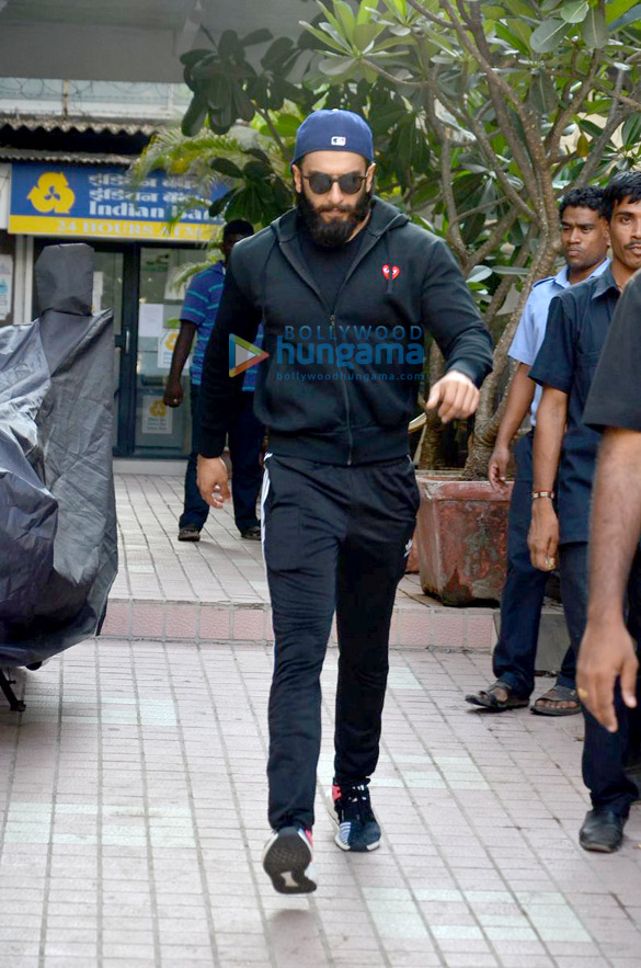 ranveer singh snapped at akro gym 1