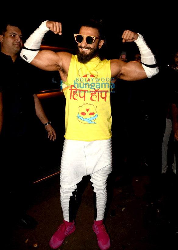 ranveer singh snapped at anti socials khar 2