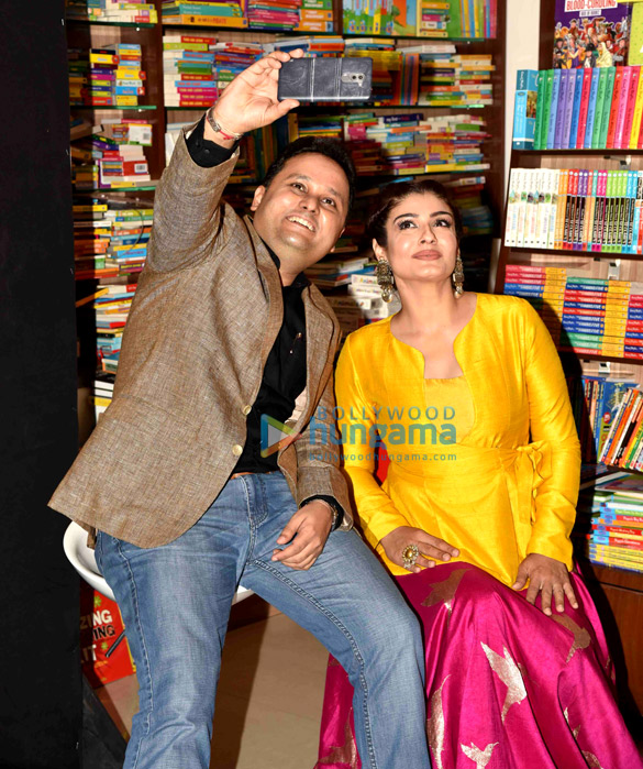 raveena tandon launches the cover of amishs book sita warrior of mithila 2