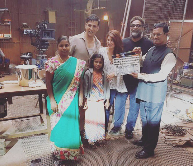 Real PadMan and his wife visit reel PadMan Akshay Kumar and Twinkle Khanna on the sets of their film feature