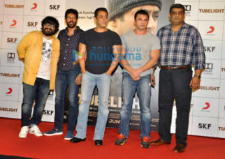 Salman Khan and Sohail Khan at the trailer launch of Tubelight