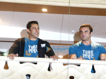 Salman Khan and Sohail Khan wave to their fans at the trailer launch of 'Tubelight'