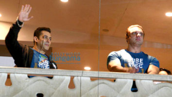 Salman Khan and Sohail Khan wave to their fans at the trailer launch of ‘Tubelight’