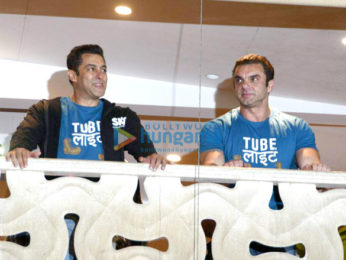 Salman Khan and Sohail Khan wave to their fans at the trailer launch of 'Tubelight'