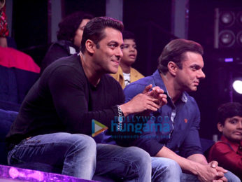Salman Khan & Sohail Khan promote 'Tubelight' on Sa Re Ga Ma Pa Li'l Champs
