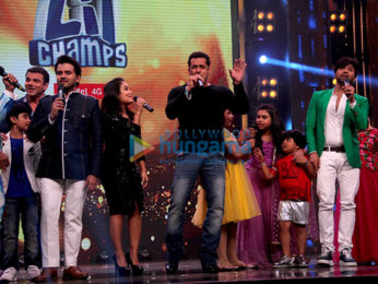 Salman Khan & Sohail Khan promote 'Tubelight' on Sa Re Ga Ma Pa Li'l Champs