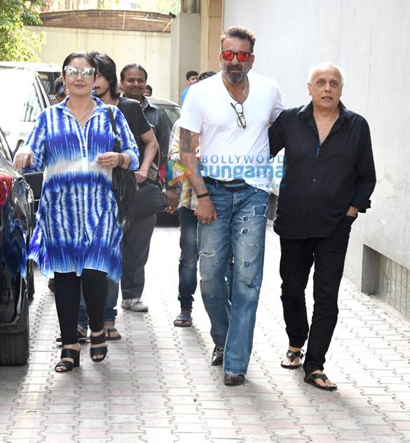 sanjay dutt mahesh bhatt and pooja bhatt snapped post meeting at vishesh films office 4
