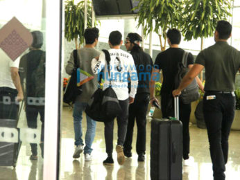 Shah Rukh Khan, AbRam Khan and Aryan Khan snapped with friends at the airport