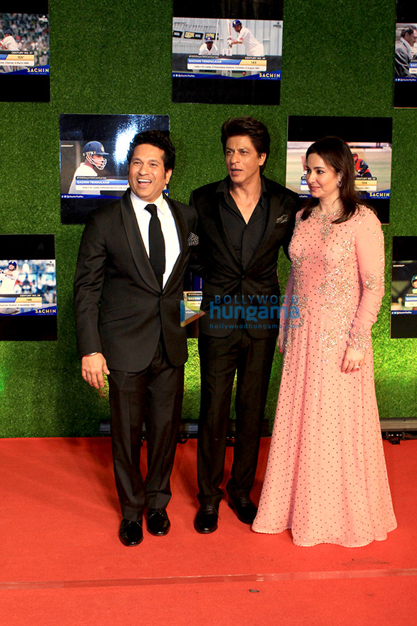 Shah Rukh Khan, Aamir Khan, The Bachchan family, The Ambani family and others grace the premiere of ‘Sachin – A Billion Dreams’ Shah Rukh Khan, Aamir Khan, The Bachchan family, The Ambani family and others grace the premiere of ‘Sachin – A Billion Dreams’