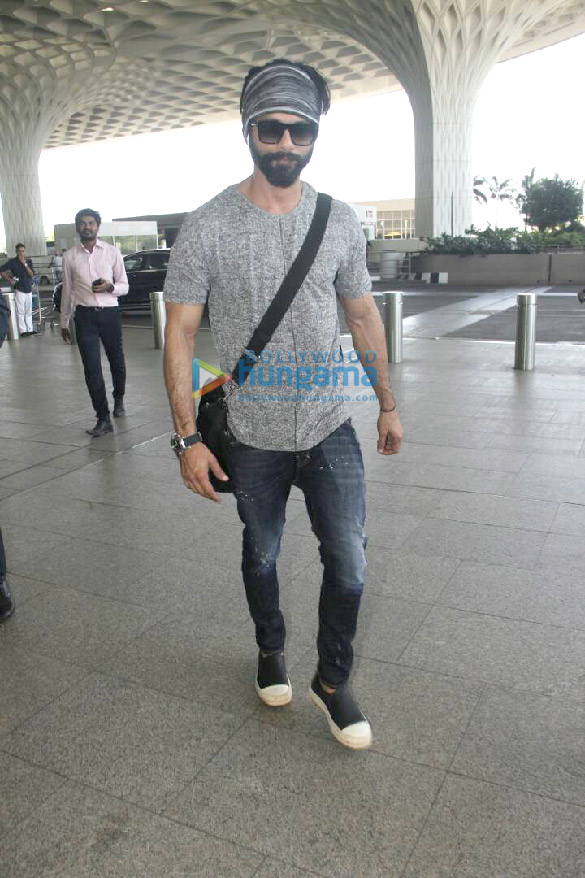 shahid kapoor leaves for delhi to be with mira rajput and daughter misha 1