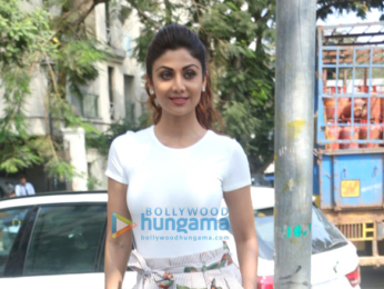 Shilpa Shetty unveils Yoga art installation in Juhu