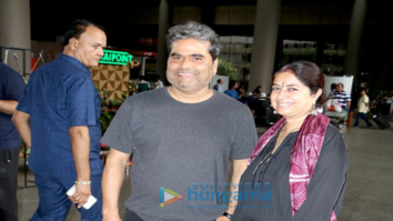 Sushant Singh Rajput, Kriti Sanon, Diana Penty and Farhan Akhtar snapped at the airport