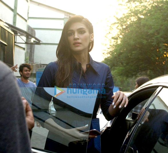 sushant singh and kriti sanon at raabta promotions 8