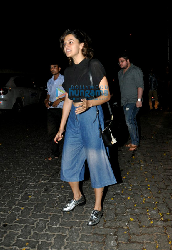 Taapsee Pannu snapped post a spa session in Juhu Taapsee Pannu snapped post a spa session in Juhu