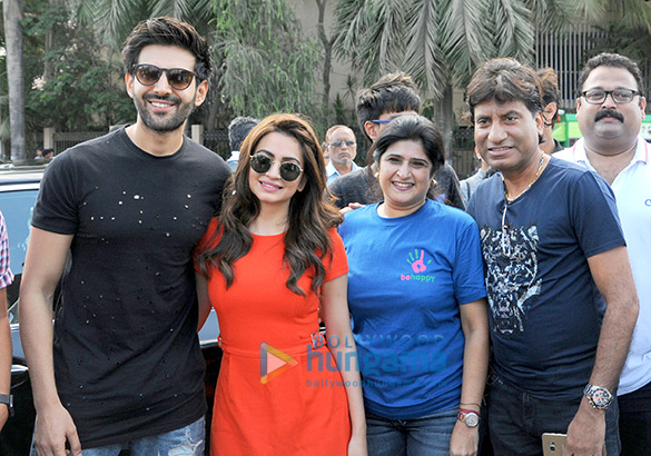 tabu kartik aryan oberoi raju srivastava grace lokhandwala street festival 4