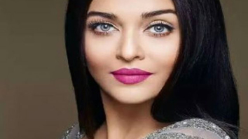 WOW! This glamorous look of Aishwarya Rai makes her a diva and we can’t stop looking at it!