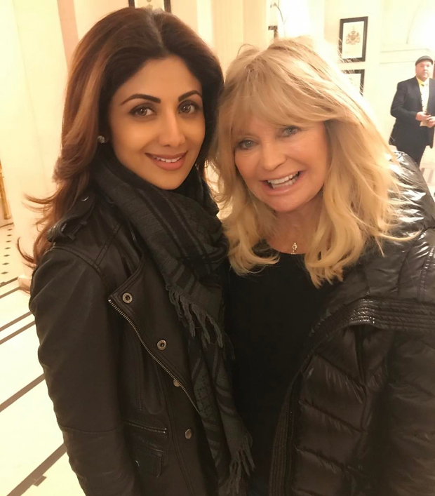 This picture of Shilpa Shetty meeting Goldie Hawn has gone viral on the web features